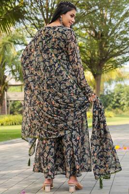 Smart and elegant black colour gown with dupatta for trendy looks 2