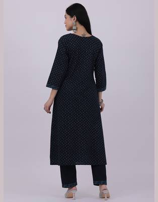 Satrangi women's navy blue blended silk v neck foil print kurta set with three fourth sleeves for women 2
