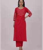 Satrangi women's red cotton embroidered 3/4th sleeve round neck kurta set