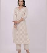 Satrangi women's off white & pink cotton v neck printed kurta set with three fourth sleeves