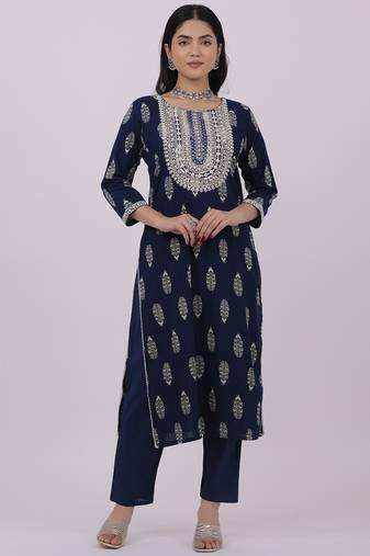 Satrangi women's navy blue cotton regular fit 3/4th sleeve round neck printed kurta set