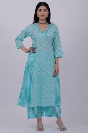 Satrangi women's sky blue cotton v neck three fourth sleeve printed kurta set