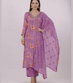 Satrangi women's purple v neck viscose silk three fourth sleeve flower print kurta set