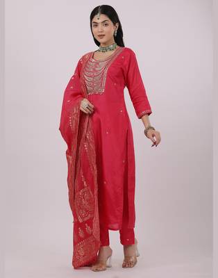 Satrangi women's pink viscose silk embroidered kurta set with three fourth sleeve round neck 3