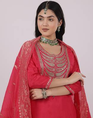Satrangi women's pink viscose silk embroidered kurta set with three fourth sleeve round neck 4