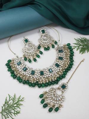 traditional pearl kundan choker necklace jewellery set with maang tikka 1