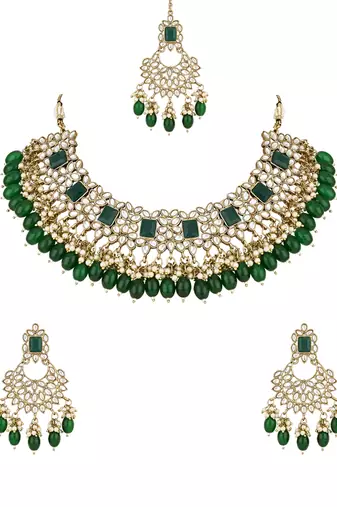 traditional pearl kundan choker necklace jewellery set with maang tikka