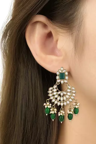 traditional pearl kundan choker necklace jewellery set with maang tikka