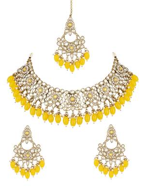 traditional kundan pearl drop bridal choker necklace with chandbali earrings & maang tikka jewellery set 2