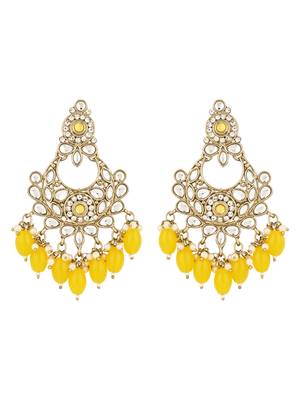 traditional kundan pearl drop bridal choker necklace with chandbali earrings & maang tikka jewellery set 3
