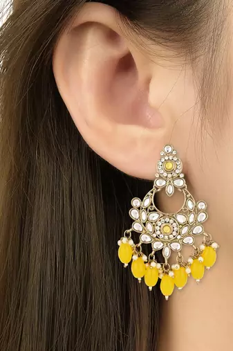 traditional kundan pearl drop bridal choker necklace with chandbali earrings & maang tikka jewellery set