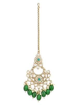traditional kundan pearl drop bridal choker necklace with chandbali earrings & maang tikka jewellery set 4