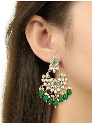 traditional kundan pearl drop bridal choker necklace with chandbali earrings & maang tikka jewellery set 5