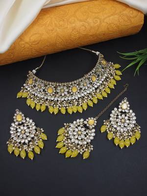 traditional pearl kundan studded choker jewellery necklace set with maang tikka 1
