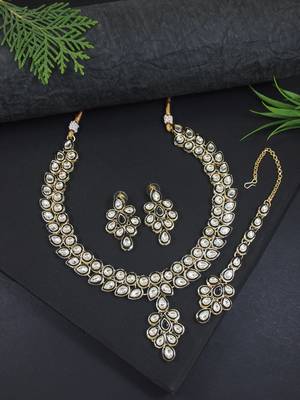 traditional meenakari handcrafted kundan necklace with dangle earrings & maang tikka jewellery set 1
