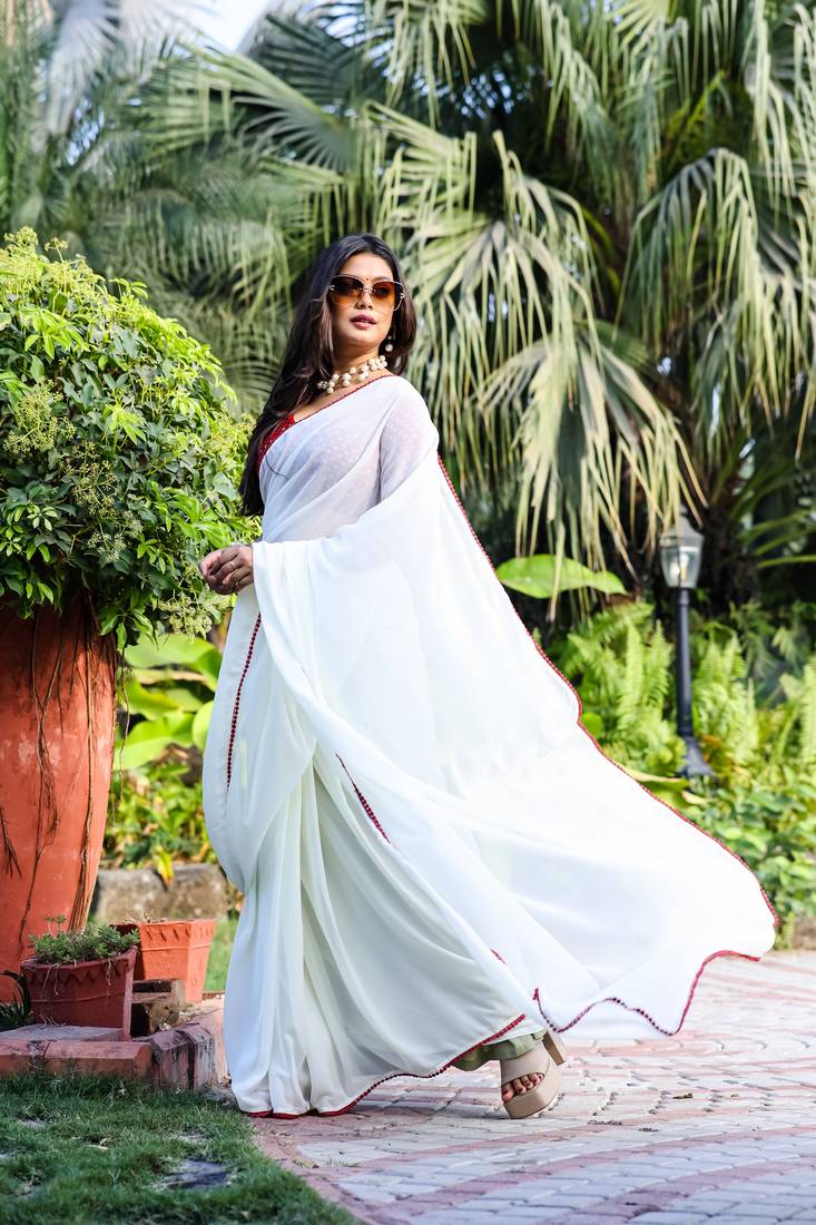 Off White Colour Faux Georgette Lace Border Saree With Hevay Work Unstitched Blouse 