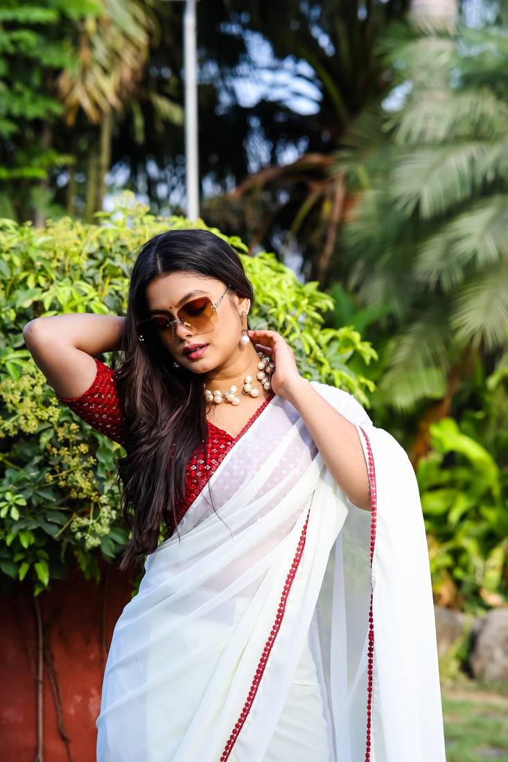 Off White Colour Faux Georgette Lace Border Saree With Hevay Work Unstitched Blouse 