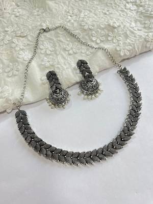 Silver plated handmade jewelry: oxidized choker necklace with matching earrings for women 1