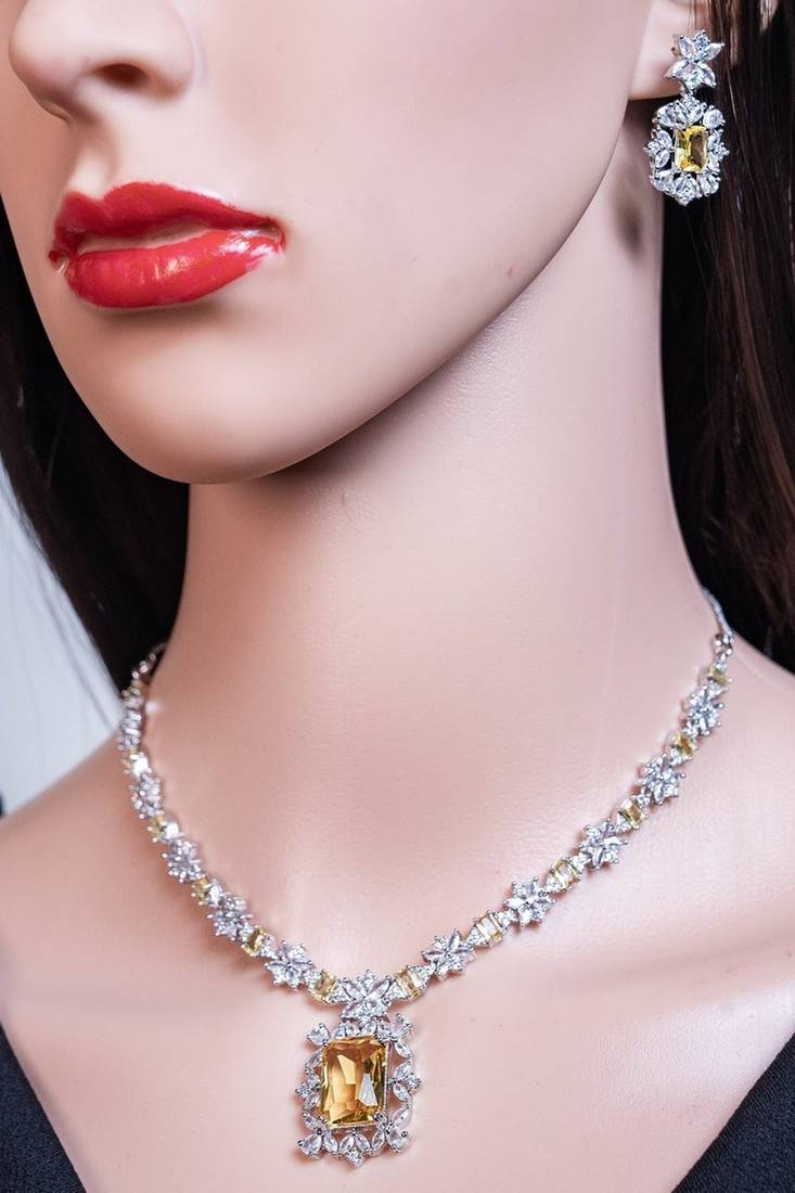 Queen inspired canary yellow diamond pendant jewelry set, royal diamond jewelry set, diamond necklace
