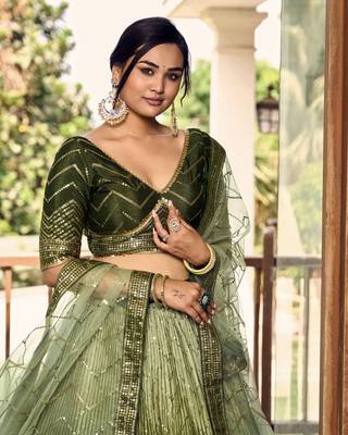 GREEN THREAD & SEQUINS EMBROIDERED WITH CHINON FABRIC DESIGNER BRIDAL WEDDING PARTY WEAR FESTIVAL SEMI STITCHED LEHENGA 3