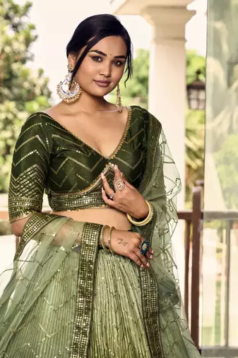 GREEN THREAD & SEQUINS EMBROIDERED WITH CHINON FABRIC DESIGNER BRIDAL WEDDING PARTY WEAR FESTIVAL SEMI STITCHED LEHENGA