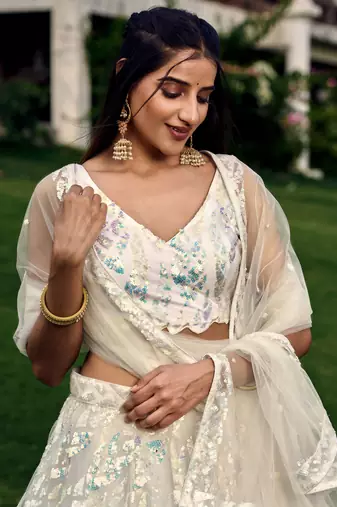 WHITE THREAD & SEQUINS EMBROIDERED WITH NET FABRIC DESIGNER WEDDING PARTY WEAR FESTIVAL SEMI STITCHED LEHENGA CHOLI