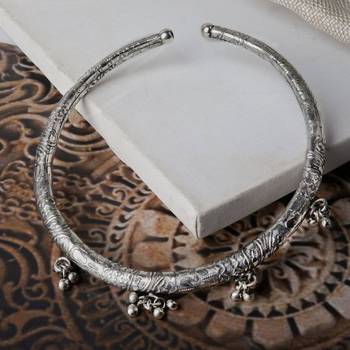 Boho indian jewelry style: indian silver choker necklace set with statement bib necklace 2