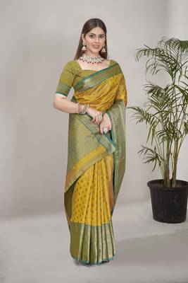 Yellow kanchipuram pattu silk traditional contrast zari woven saree 2