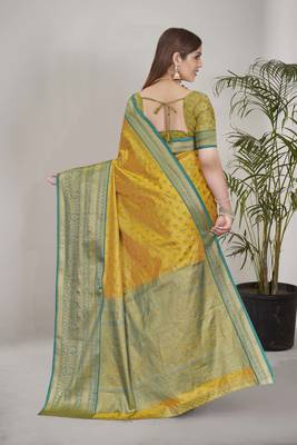 Yellow kanchipuram pattu silk traditional contrast zari woven saree 3
