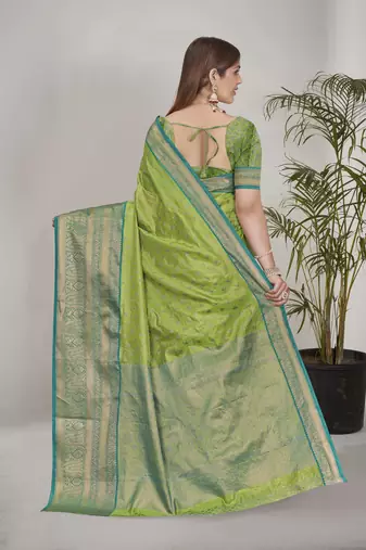 Green kanchipuram pattu silk traditional contrast zari woven saree