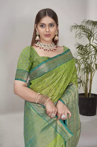 Green kanchipuram pattu silk traditional contrast zari woven saree