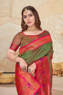 Mehendi Green Muniya Paithani Silk Zari Woven Saree 4