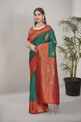 Green Soft Silk Contrast Gold Zari Woven Saree 1