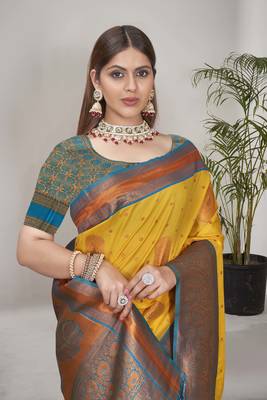 Yellow Soft Silk Contrast Gold Zari Woven Saree 4