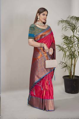 Pink Soft Silk Contrast Gold Zari Woven Saree 1