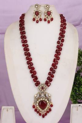 Semi precious beads with victorian pendant set 1