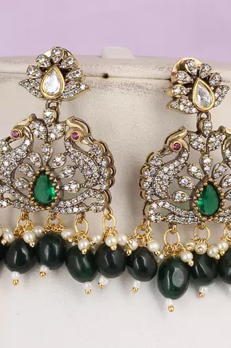 Semi precious beads with victorian pendant set