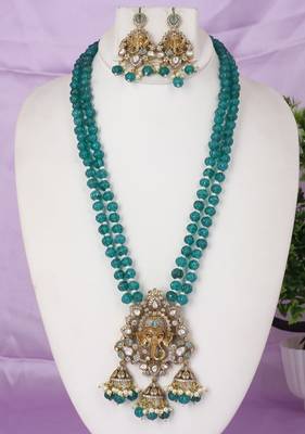 Semi precious beads with victorian pendant set 1
