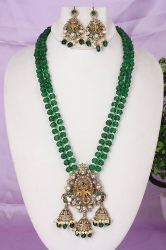 Semi precious beads with victorian pendant set