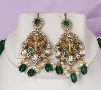 Semi precious beads with victorian pendant set 2