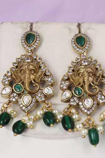 Semi precious beads with victorian pendant set