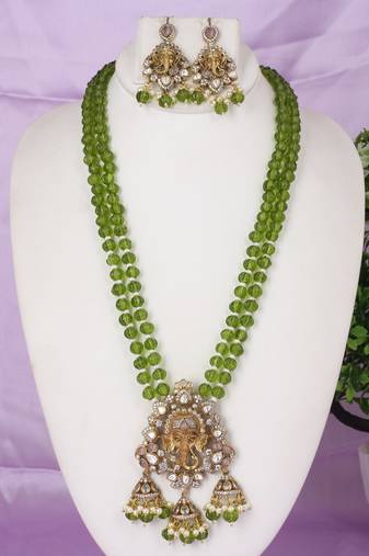 Semi precious beads with victorian pendant set