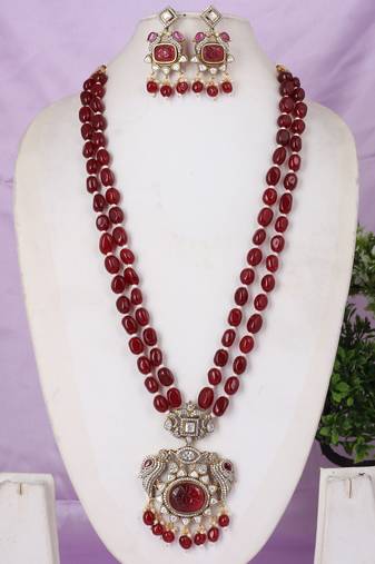 Semi precious beads with victorian pendant set