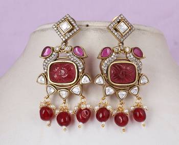 Semi precious beads with victorian pendant set 2
