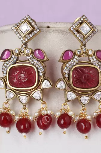 Semi precious beads with victorian pendant set