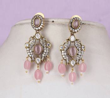 Semi precious beads with victorian pendant set 2