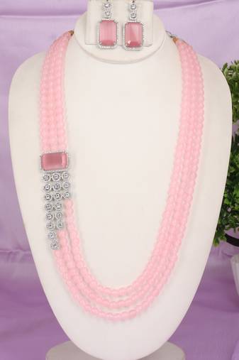 Semi precious beads with zerkon stone pendant set