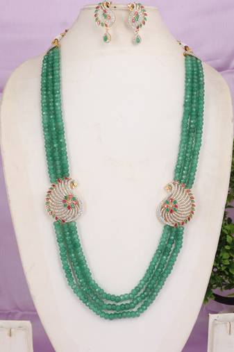 Semi precious beads with zerkon stone pendant set