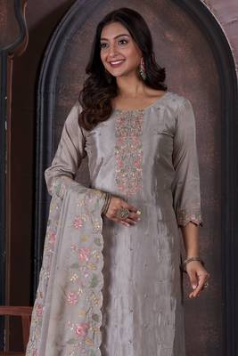 Grey Embroidered Cotton Semi_Stitched Semi_Stitched Party Wear Salwarsuit 2
