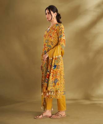 Yellow viscose crepe print a-line kurta set 2